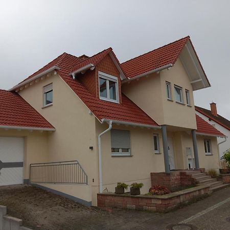 Gaestehaus Becker Wachenheim an der Weinstrasse Luaran gambar